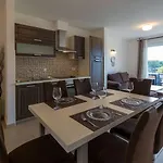 Apartman Modernes Nur 100 Meter Zum Mit Sauna, Whirlpool, Meerblick