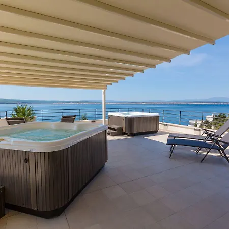 Modernes Nur 100 Meter Zum Mit Sauna, Whirlpool, Meerblick Apartman Dramalj