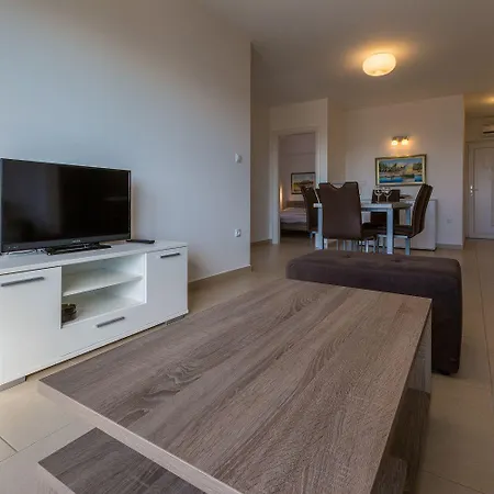 Modernes Nur 100 Meter Zum Mit Sauna, Whirlpool, Meerblick * Dramalj