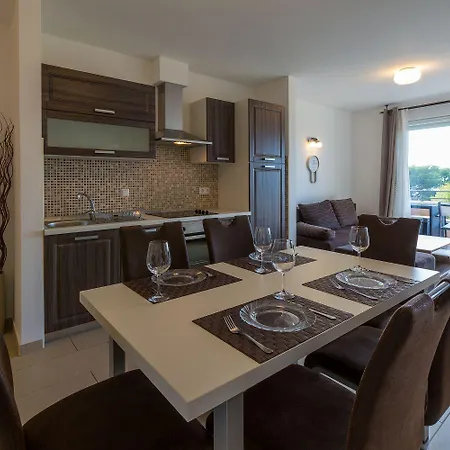 Apartment Modernes Nur 100 Meter Zum Mit Sauna, Whirlpool, Meerblick