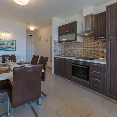 Apartment Modernes Nur 100 Meter Zum Mit Sauna, Whirlpool, Meerblick *