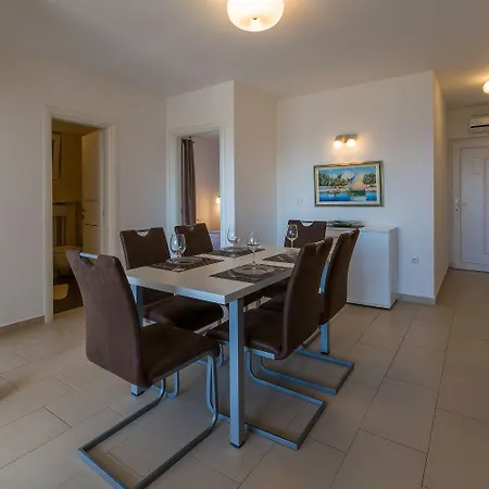 Modernes Nur 100 Meter Zum Mit Sauna, Whirlpool, Meerblick Apartment Dramalj