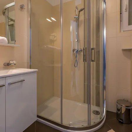 Apartment Modernes Nur 100 Meter Zum Mit Sauna, Whirlpool, Meerblick Dramalj